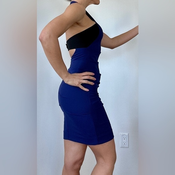 Nicole Miller Halter Dress Cocktail Flattering Ruched Waist Size 4 - Picture 6 of 8